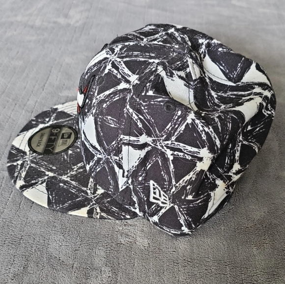 New Era Chicago Bulls Tie Dye Fitted Hat - Picture 2 of 7